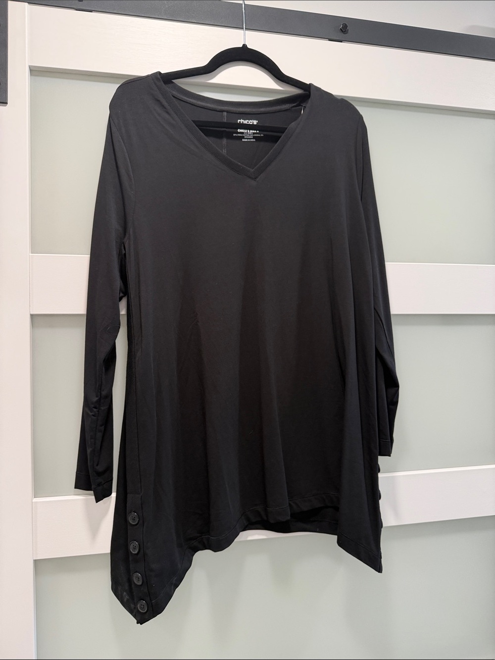Chico's Black V-Neck Long Sleeve Tunic with Side Buttons